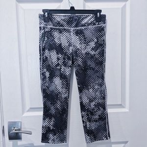 Old Navy Activewear Cropped Leggings